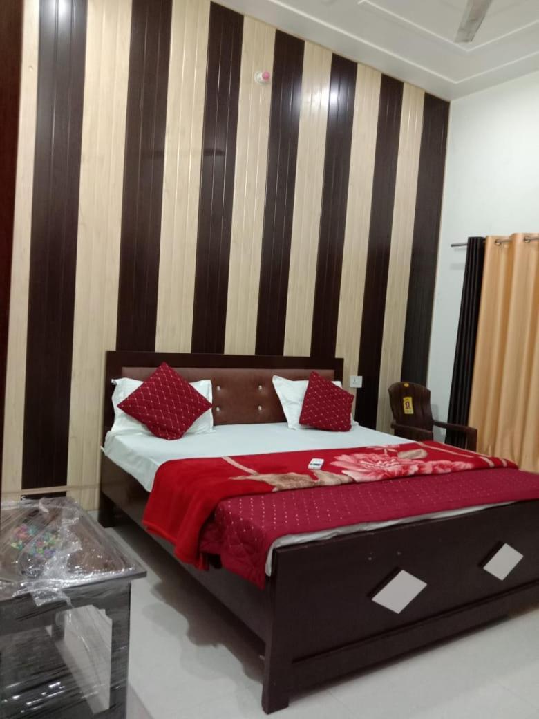 Ramam Hotel By Naavagat 700Mtr From Shri Ram Janambhumi Ayodhya Exterior foto
